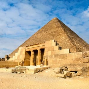 egypt-pyramids-of-giza-great-pyramid-with-tomb-of-senegemib-inti-in-front